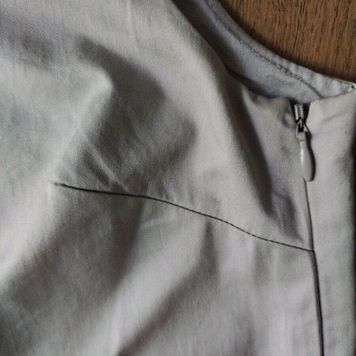 Benetton dress size M like new, grey with embroidery