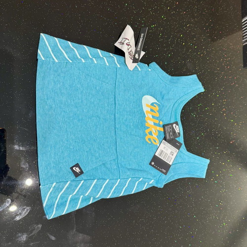 Nike Girls' Sleeveless Top new with tags, size 122-128, turquoise