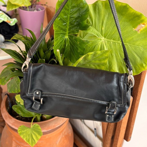 Black leather shoulder bag epsilon like new