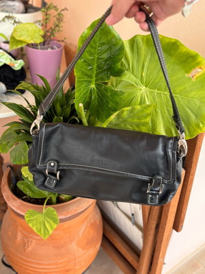 Black leather shoulder bag epsilon like new