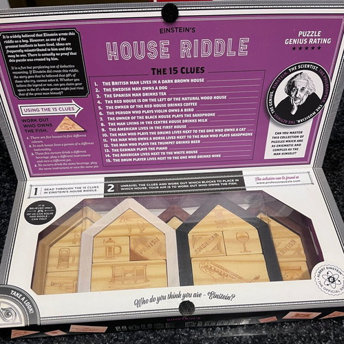 Einstein's House Riddle Board Game like new, English instructions