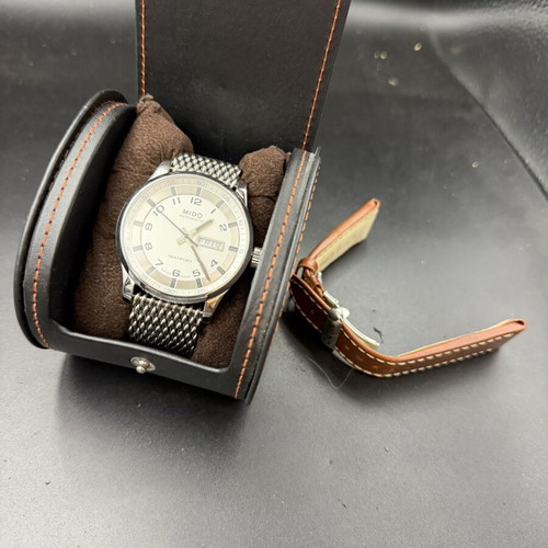 Mido automatic men's watch like new, silver color with box and strap