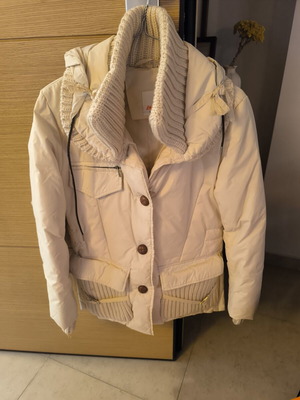 Jacket like new with knitted details and hood, size S, white