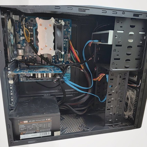 Desktop PC AMD FX-4130 Quad-Core like new, 8GB RAM, GT 730 2GB, 120GB SSD