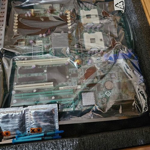 Dell PowerEdge 1800 motherboard new, p/n T7296