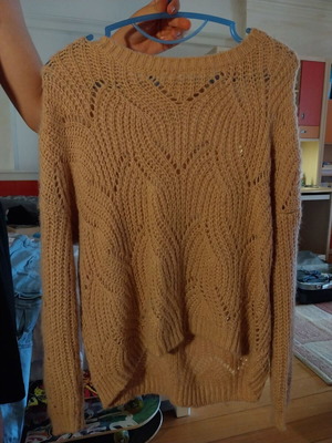 Knitted pink sweater like new, size M