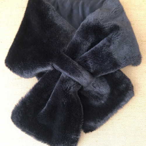 Gordana London faux fur black collar scarf used