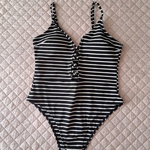 Shein one-piece swimsuit like new, black, size M
