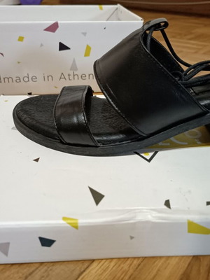 Μαύρα δερμάτινα πέδιλα El Greco σαν καινούργια, μέγεθος 37