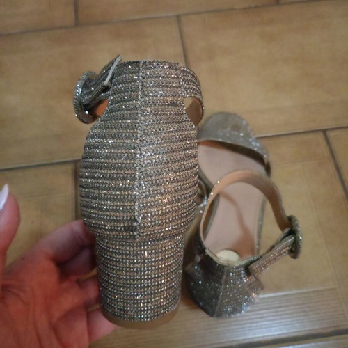 Exe gold sandals like new with low heel