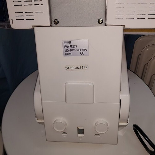 Mercedes Steam Iron Press like new