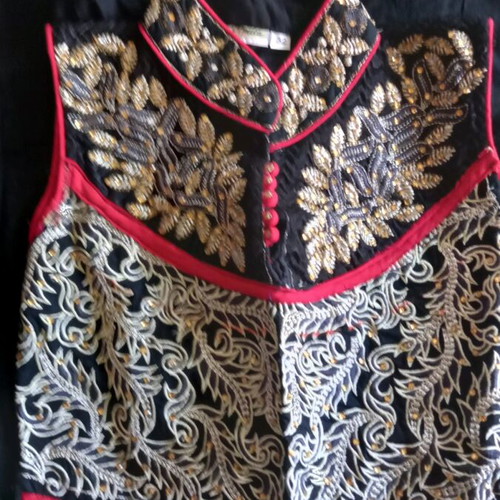 Ethnic vintage dress used, black and red