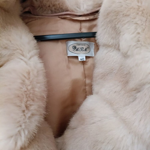 Women's beige jacket like new, size 40, made in Italy