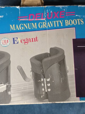 Boots straps for pull-up bar used