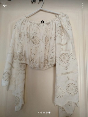 Crop top Nidodileda white like new, off-shoulder