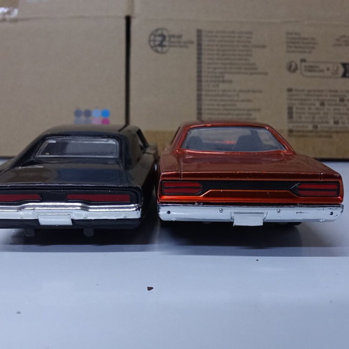 Jada Toys Fast & Furious die-cast cars used, Plymouth Road Runner & Dodge Charger 1:32 set