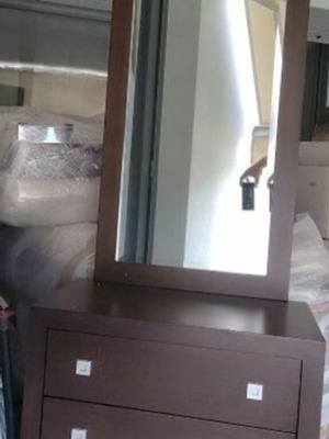 Συρταριέρα με καθρέφτη μεταχειρισμένη