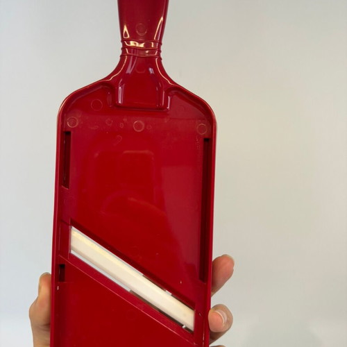 Kyocera red cutter with ceramic blade like new