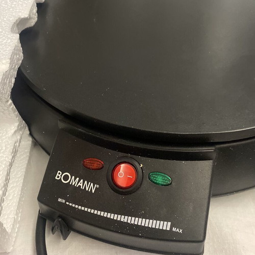 Bomann CM 2221 CB electric crepe maker like new with wooden batter spreader