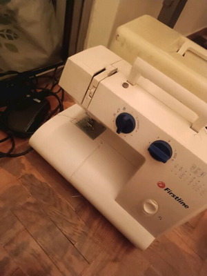 Sewing machine Firstline like new