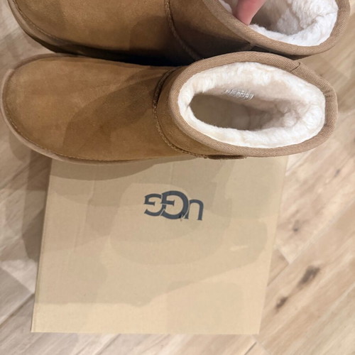 Ugg boots new, size 38, beige