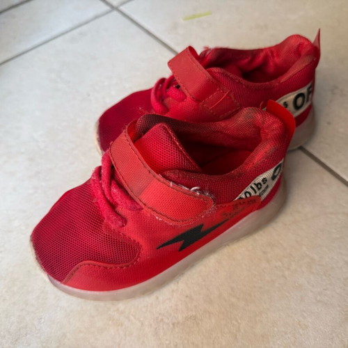 Children's sneakers No 24 used, red with mesh upper