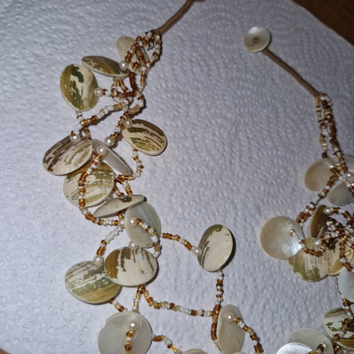 Handmade quadruple necklace with shells new