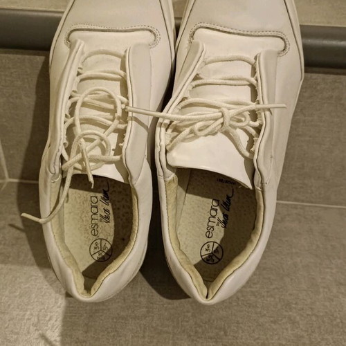 Sneakers athletic white shoes like new, size 38