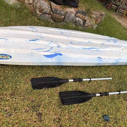 Winner Nereus I two-person kayak with 2 seats and paddles