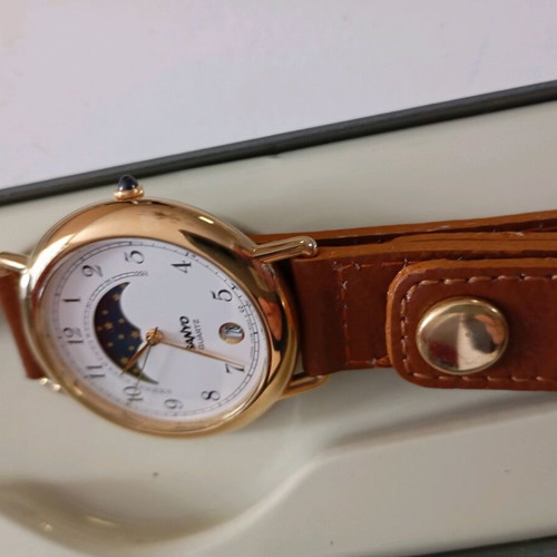 Sanyo Quartz Moonphase wristwatch new, gold-tone, in box