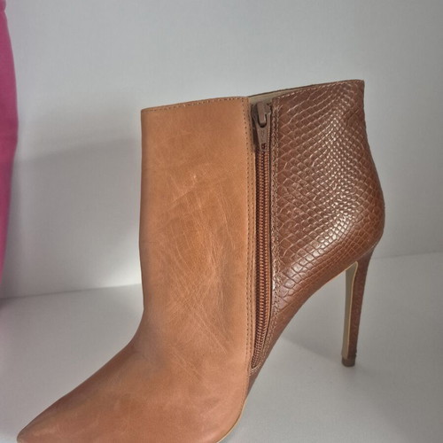 Buffalo ankle boots size 39 like new, brown leather, 10 cm heel