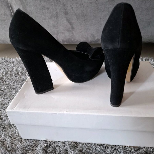 Velvet bow pumps like new, size 37, black