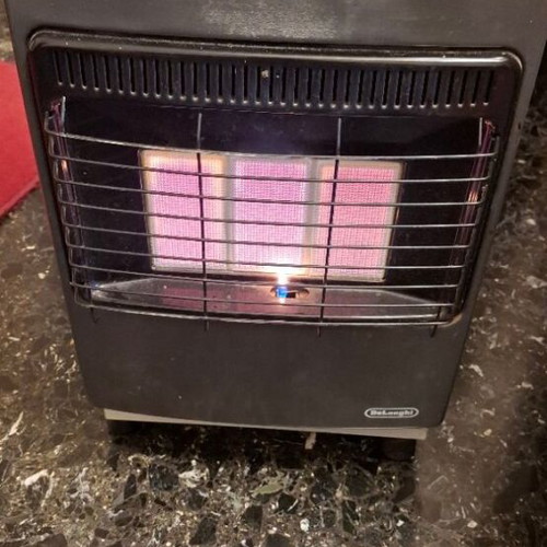 Gas heater used with gas cylinder
