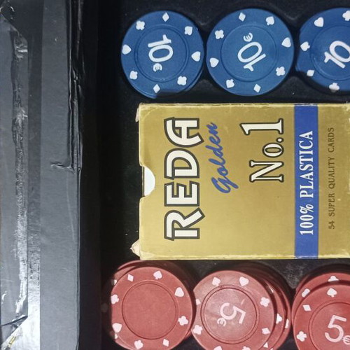 Poker Status set of 3 poker chip cases and metal box