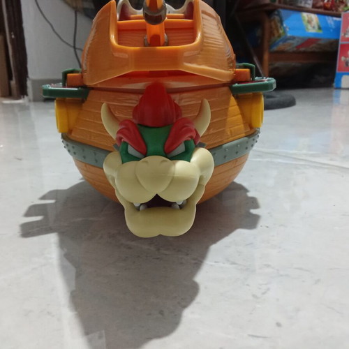 Super Mario Deluxe Bowser's Airship Playset like new