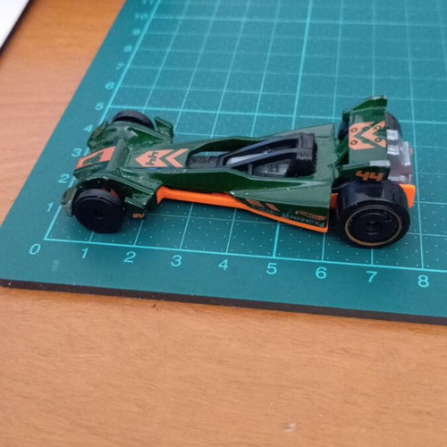 Hot Wheels Hot Wired futuristic electric dragster 2021 like new