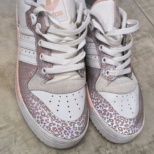 Adidas Originals Rivalry Low like new white sports shoes with pink details
