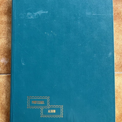 A4 Stamp Album with 16 Pages, World Collection