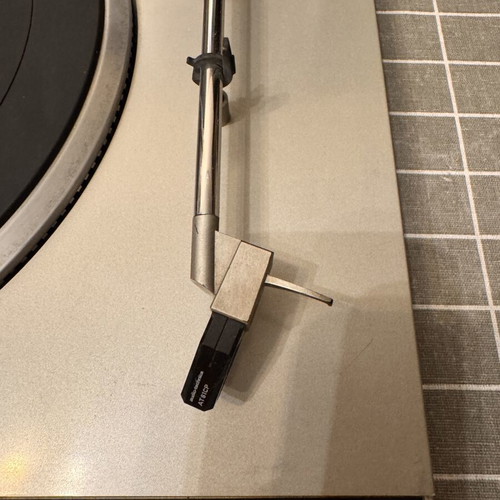Technics SL-Q300 Quartz Direct Drive turntable with Audio-Technica AT81CP used