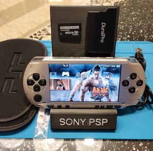 sony psp phat original ασημί πλήρες πακέτο με παιχνίδια! silver