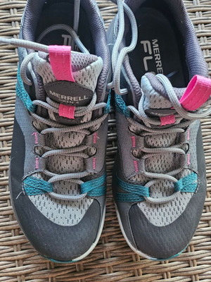 Merrell Siren 4 Gore-Tex hiking shoes like new, size 37.5