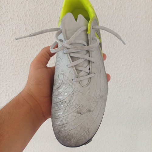 Nike Phantom football shoes size 42 used, multicolor