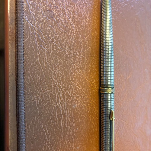Parker 75 Ciselé pen used with grid pattern