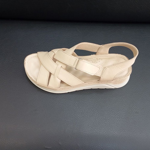 Leather platform sandals size 37, new, beige, anatomical sole