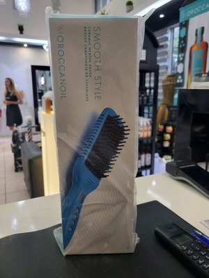 Moroccanoil Smooth Style ceramic heated brush new