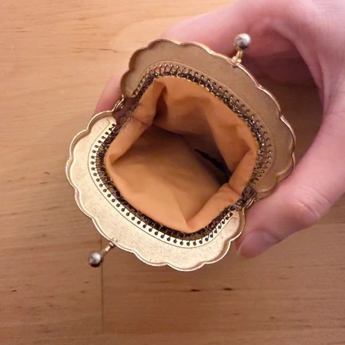 Vintage Glomesh coin purse gold color like new