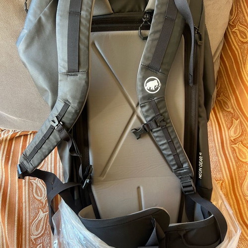 Mammut Neon 45Lt backpack new, black