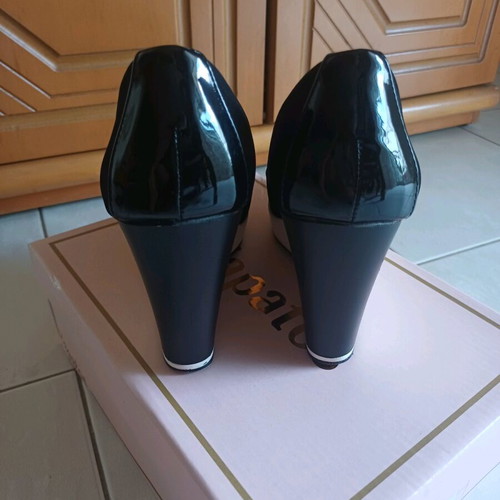 Platforms like new, women's closed, black and white, size 38, suede and patent