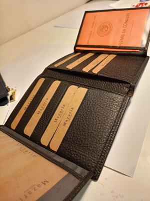 Masarin leather black wallet for cards and business cards with 19 slots