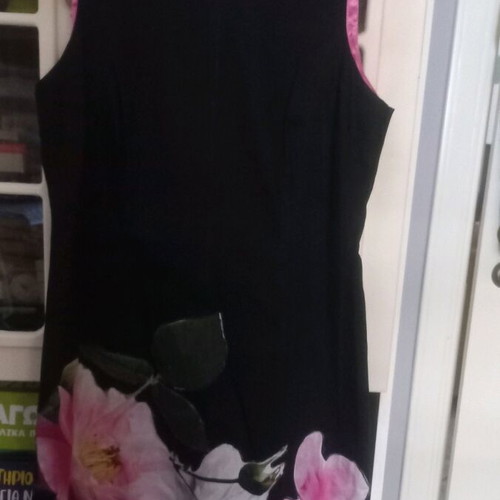 Dress like new, slightly elastic, size M